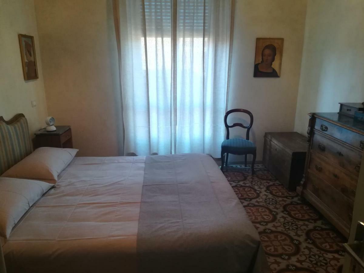 La Mascarella Apartment Алба Екстериор снимка