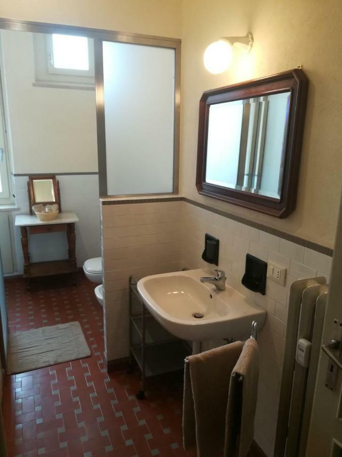 La Mascarella Apartment Алба Екстериор снимка