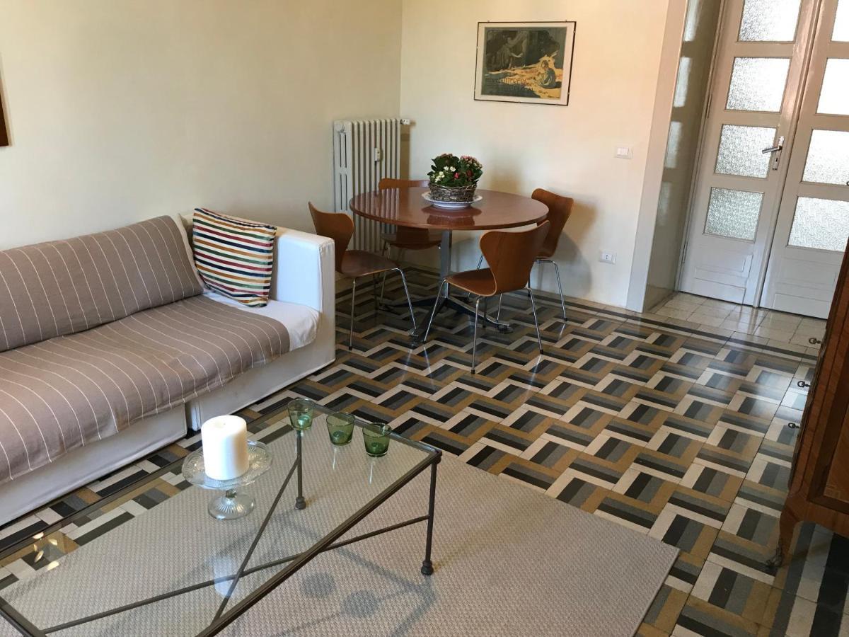 La Mascarella Apartment Алба Екстериор снимка